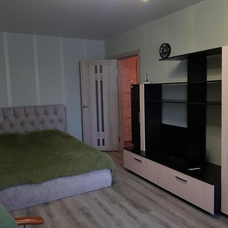 Apartment On Metro Mihalova Minsk Buitenkant foto