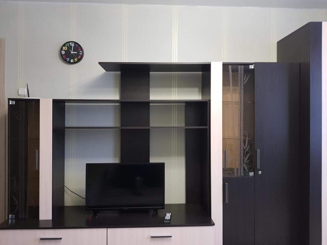 Apartment On Metro Mihalova Minsk Buitenkant foto